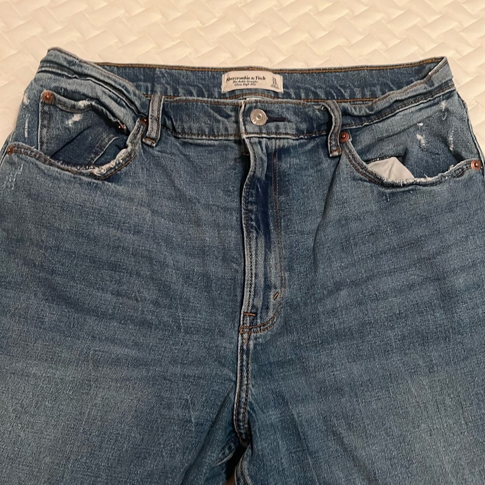Abercrombie & Fitch The Ankle Straight Ultra High Rise Jeans
